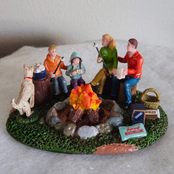 Lemax Village Collection S'More Family Fun #05524 in Box - Picture 1 of 11